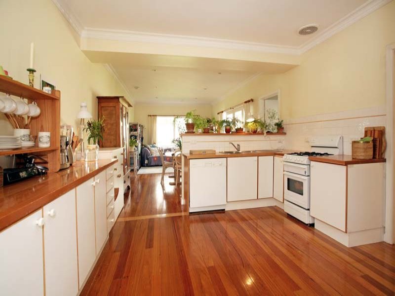 29 Cairo Road, Mont Albert North image 6