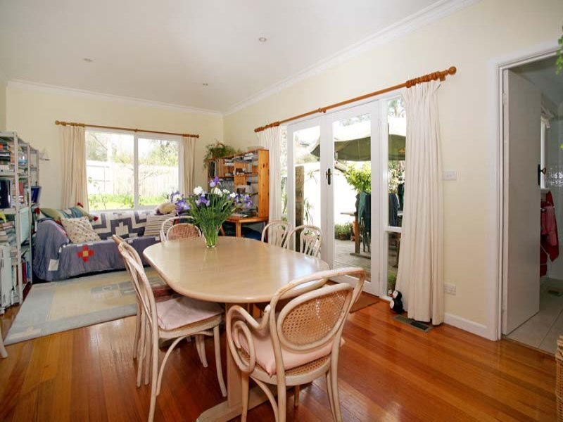 29 Cairo Road, Mont Albert North image 7