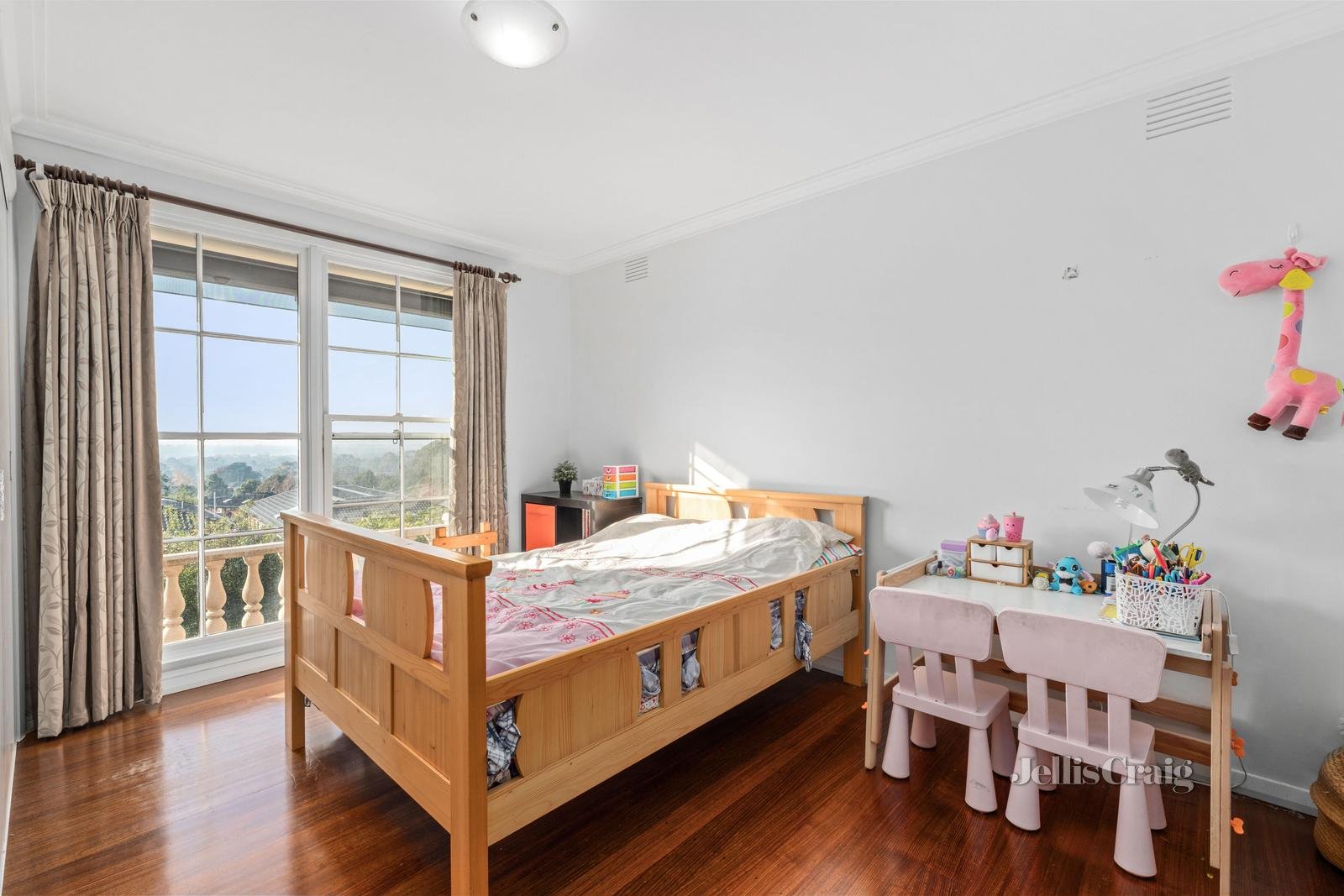 29 Caithness Crescent, Glen Waverley image 9