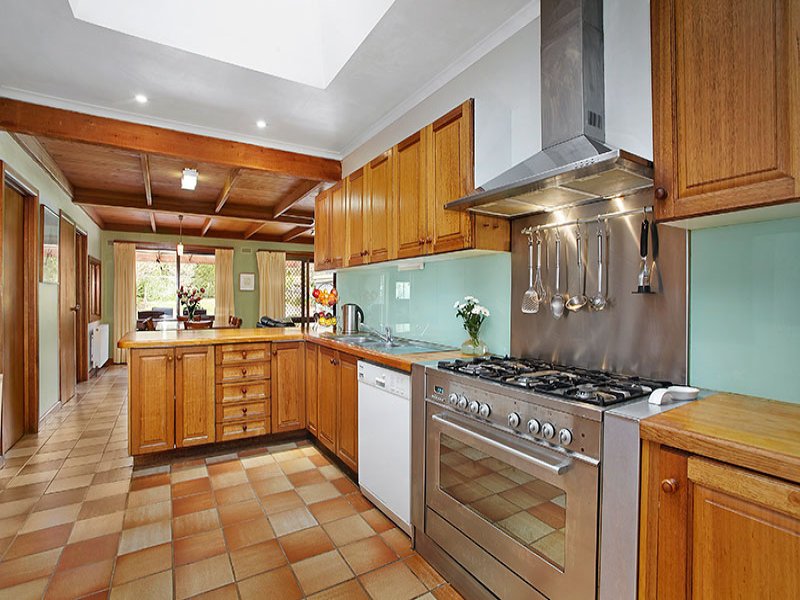 29 Cameron Road, Box Hill North image 4