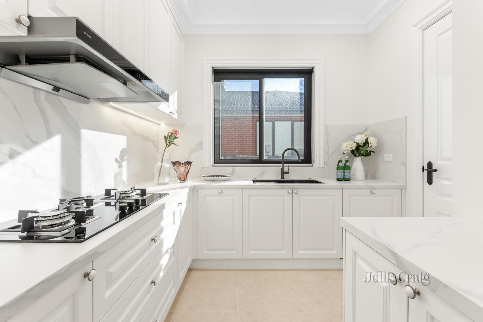29 Canova Drive, Glen Waverley image 10