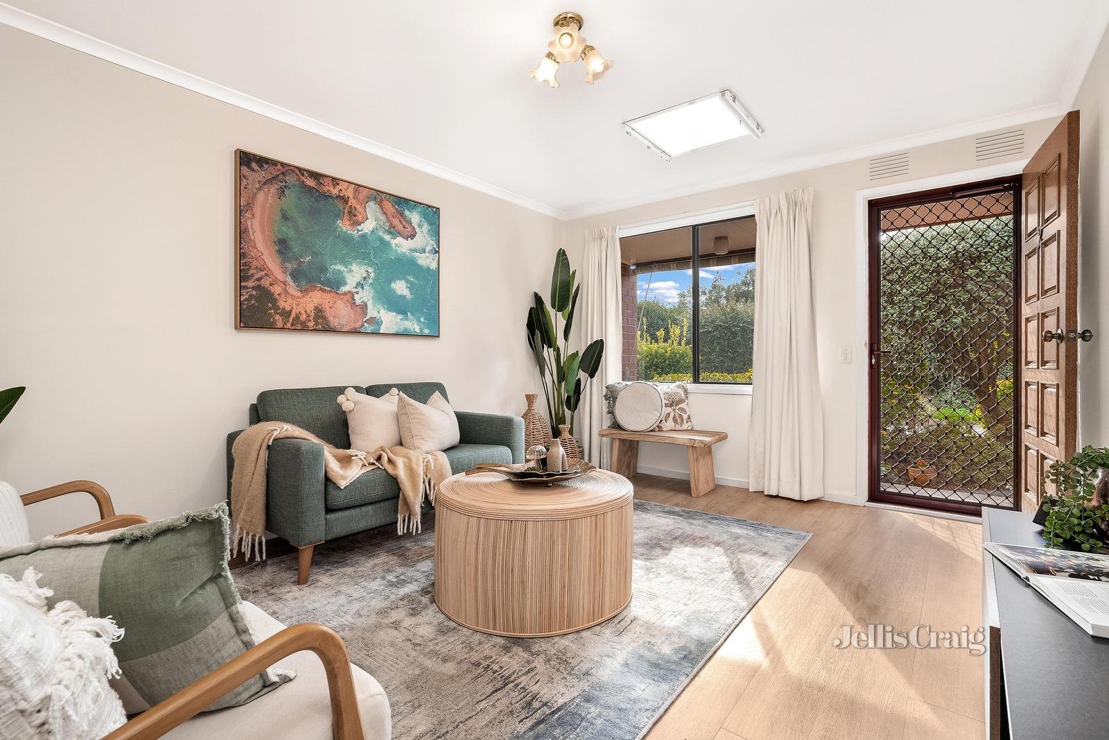 2/9 Churchill Road, Croydon image 2