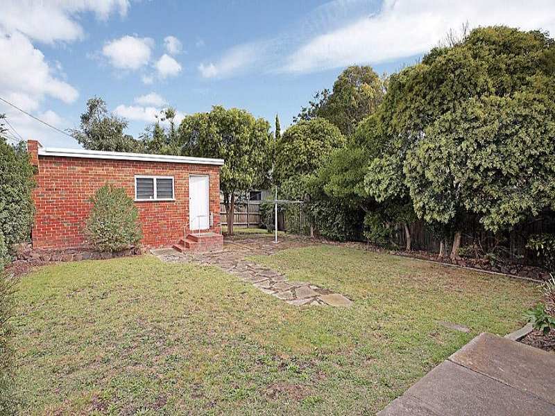 29 Coleman Avenue, Kew East image 4