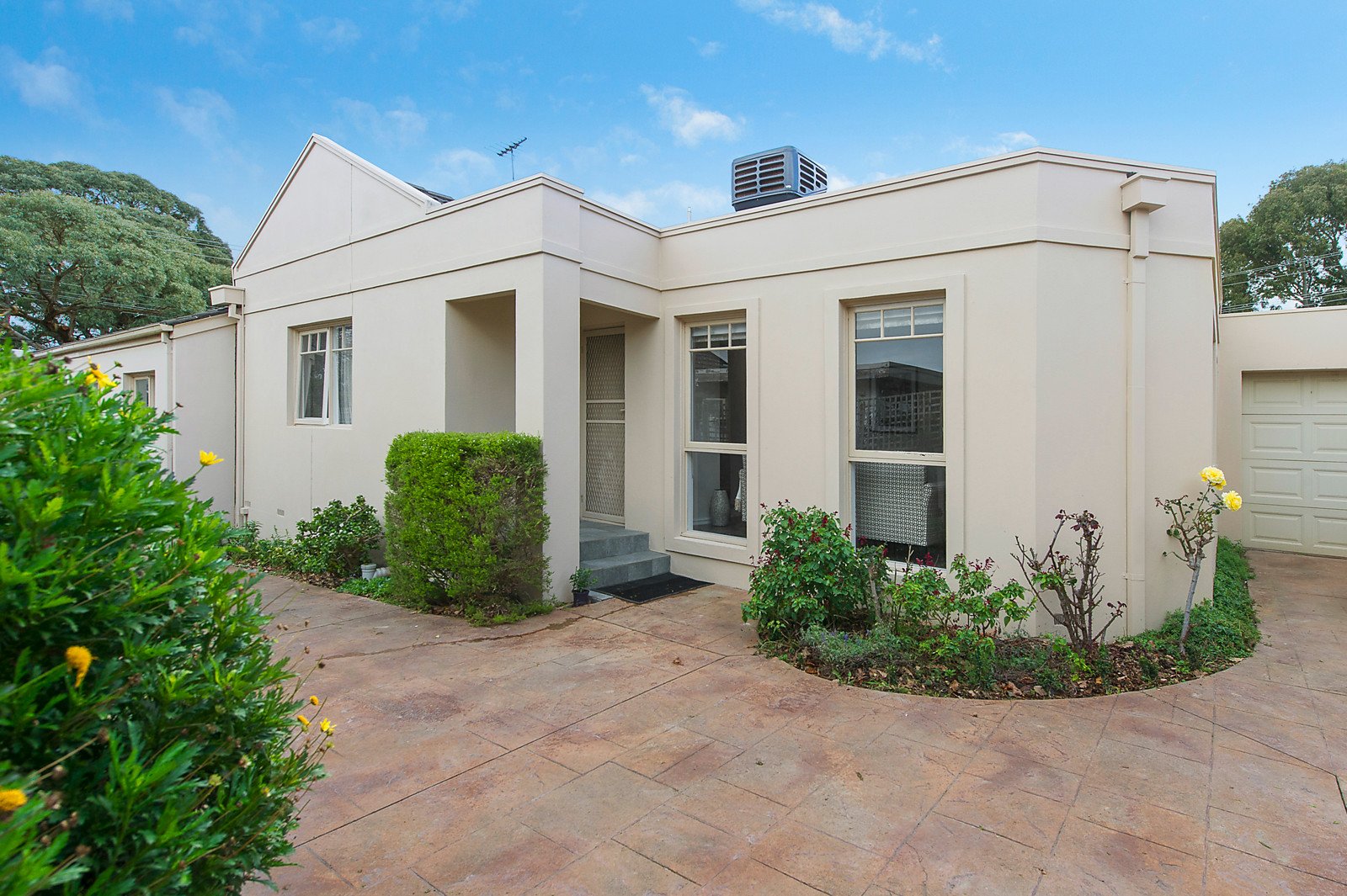 2/9 Cromwell Street, Burwood image 1