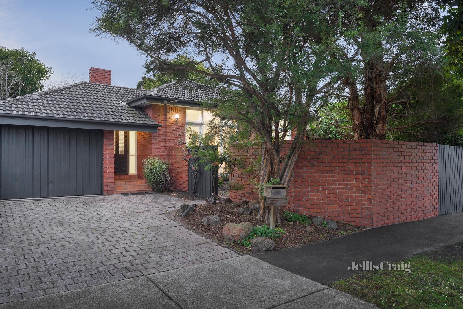 29 Douglas Street, Malvern East image 1