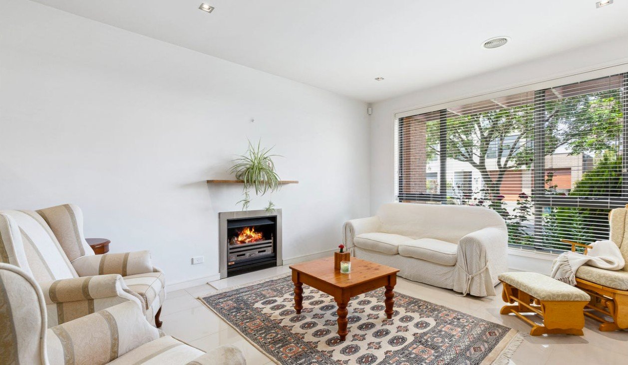 29 Dresden Drive, Waterways image 3