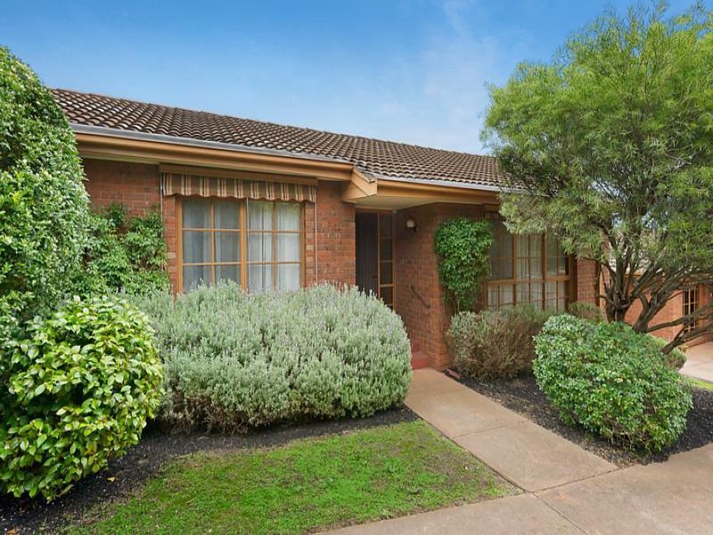 2/9 Edwards Street, Burwood image 1