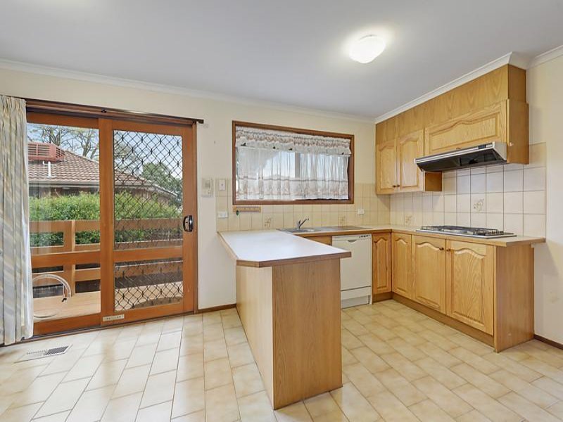 2/9 Edwards Street, Burwood image 3