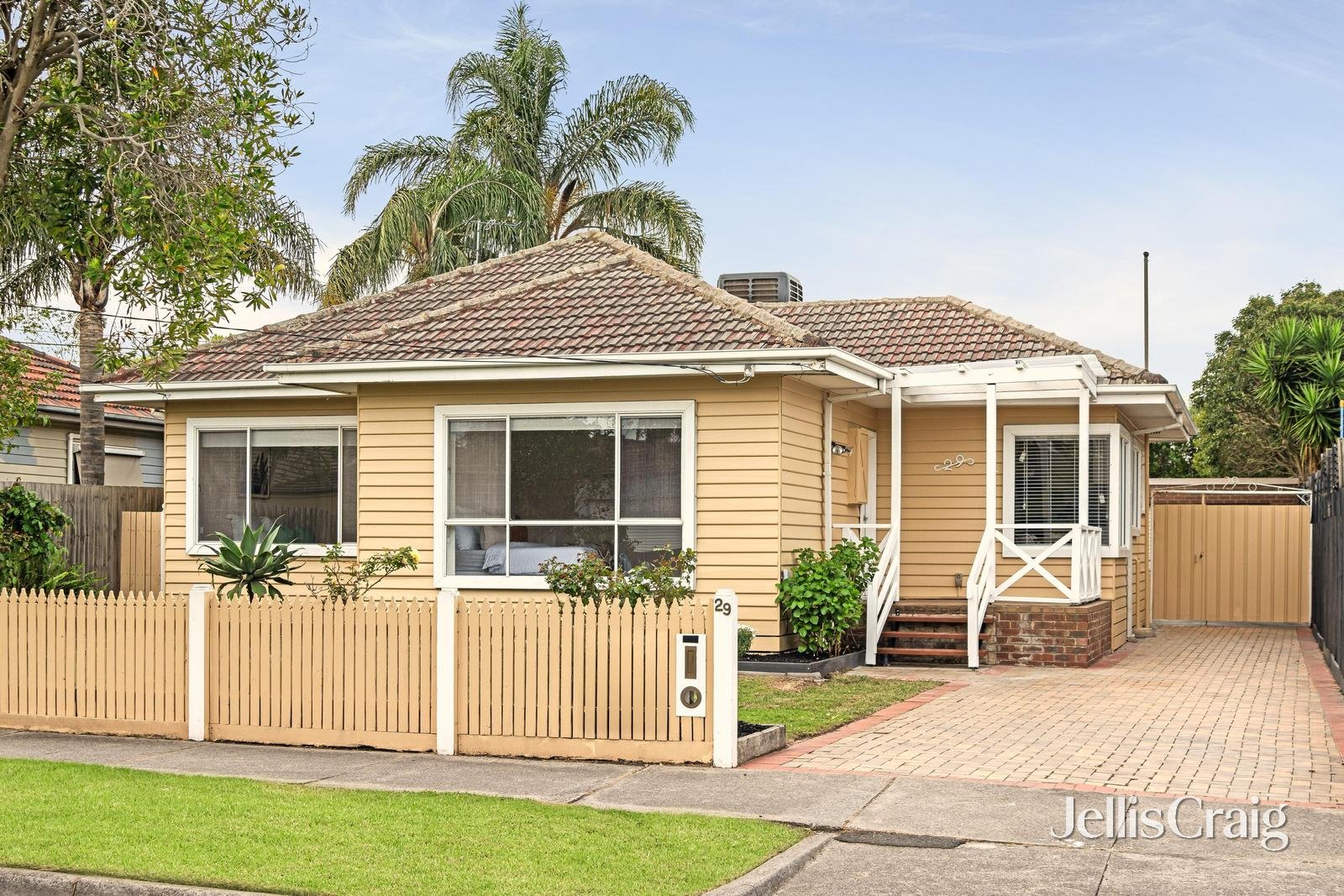 29 Elliot Street, Parkdale image 1