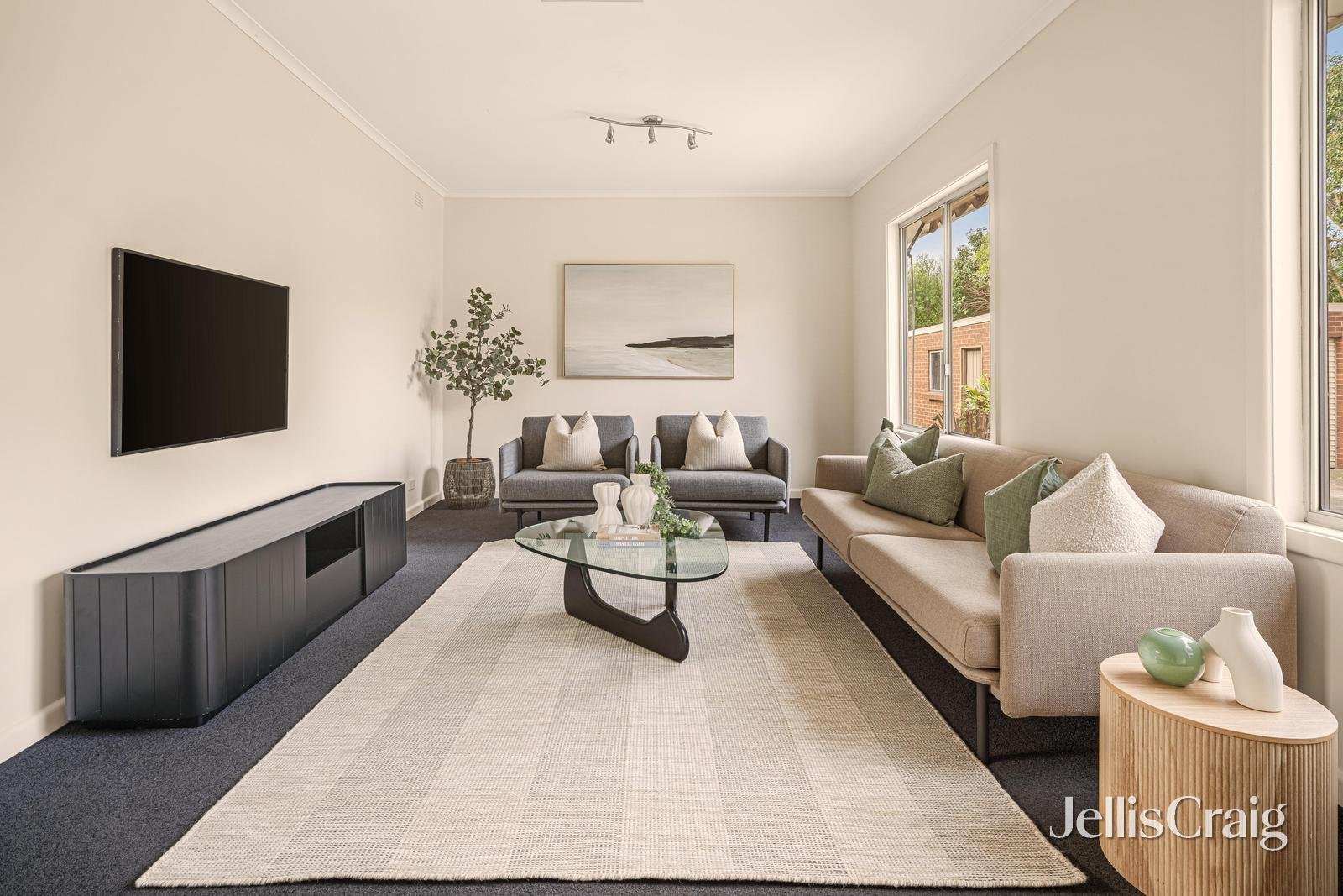29 Elliot Street, Parkdale image 2
