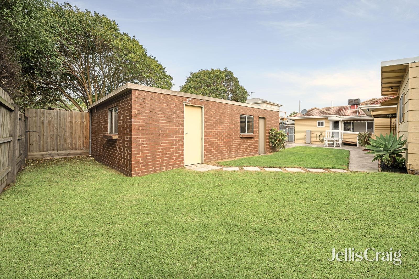 29 Elliot Street, Parkdale image 12