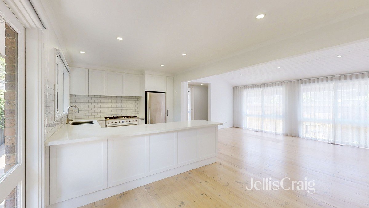2/9 Erica Ave, Glen Iris image 3
