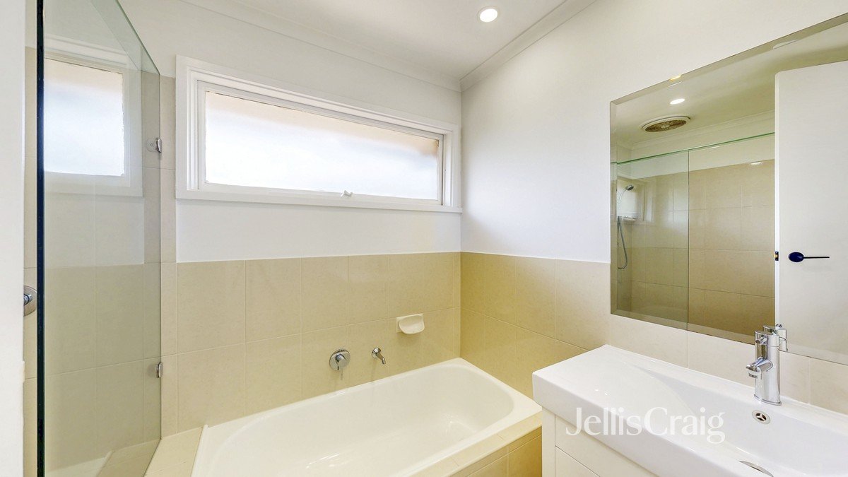 2/9 Erica Ave, Glen Iris image 10