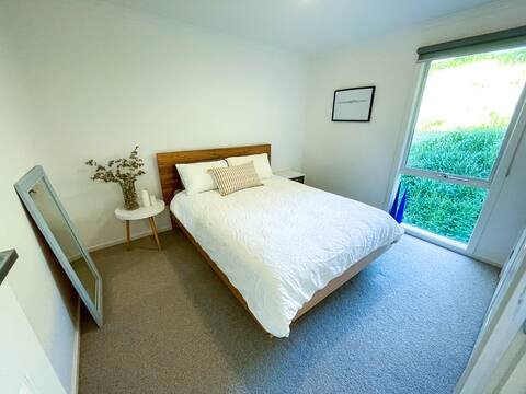 Property Gallery Thumbnail 3