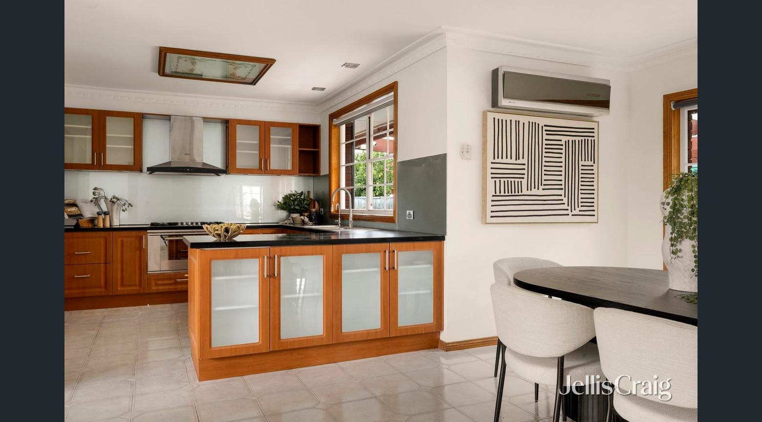 29 Glencairn Avenue, Coburg image 2