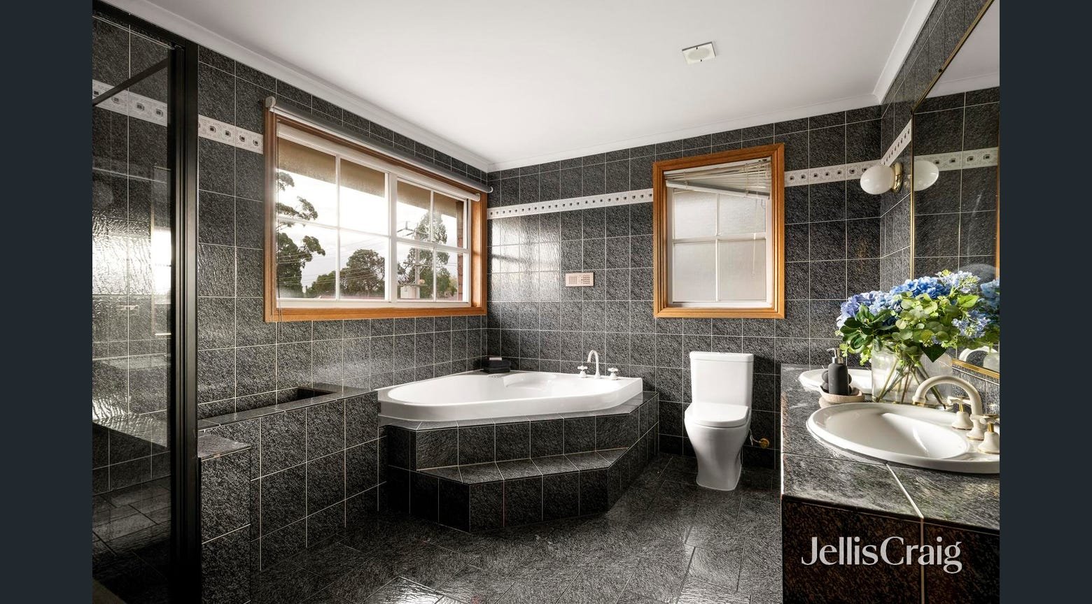 29 Glencairn Avenue, Coburg image 12