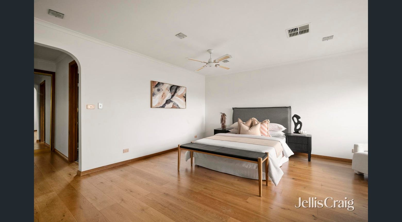 29 Glencairn Avenue, Coburg image 17