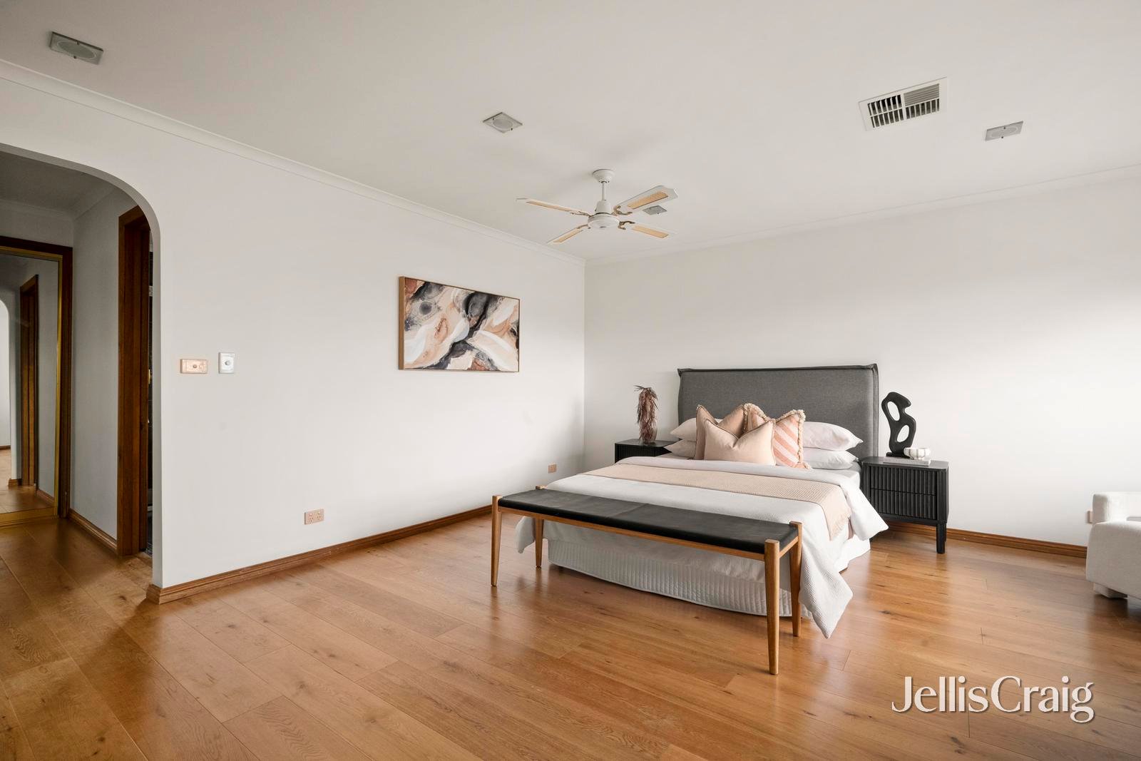 29 Glencairn Avenue, Coburg image 10