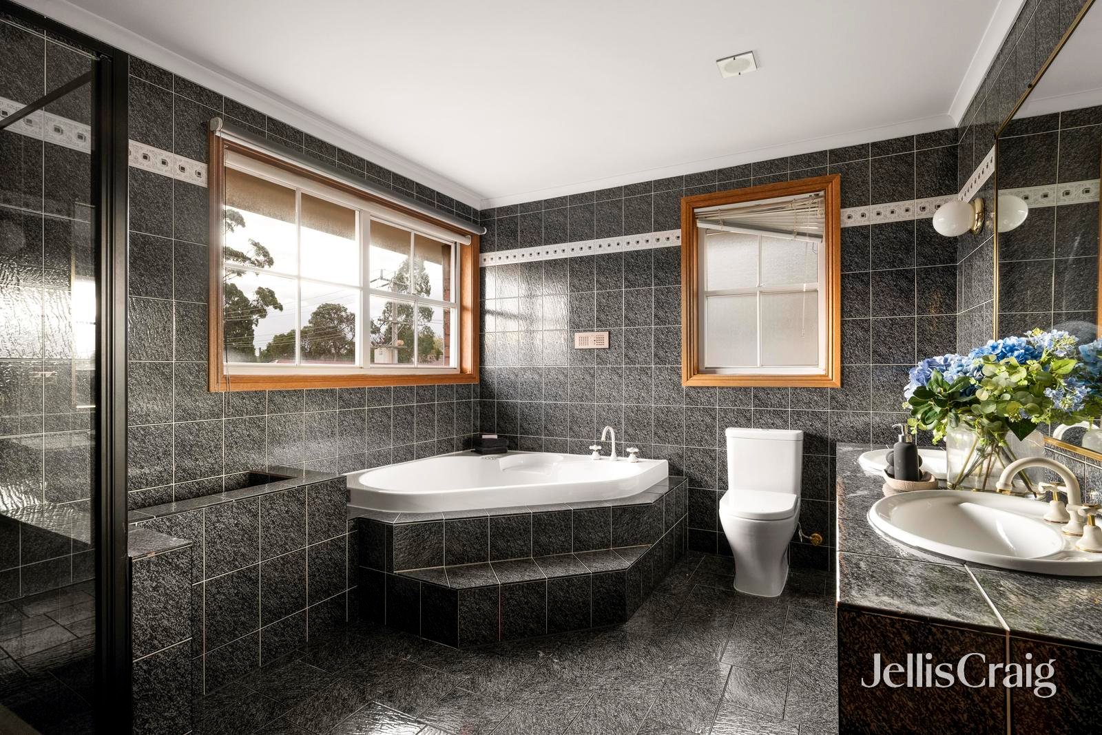 29 Glencairn Avenue, Coburg image 12