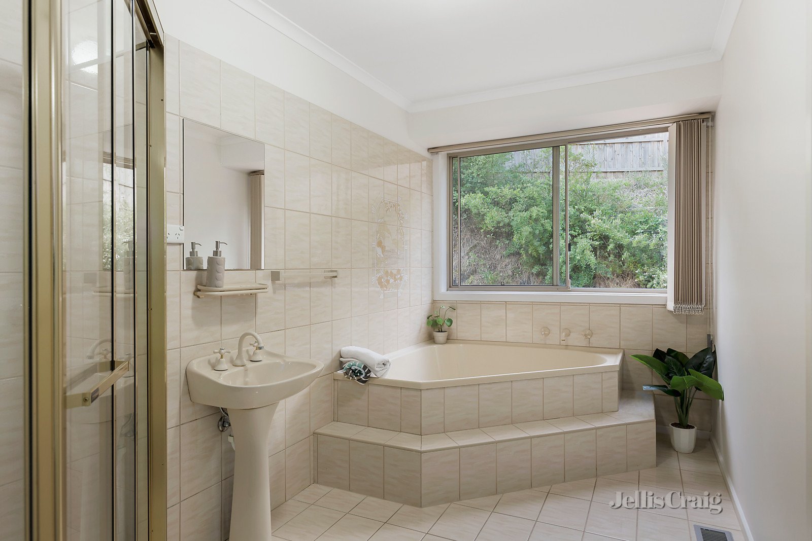 2/9 Grove Street, Eltham image 6