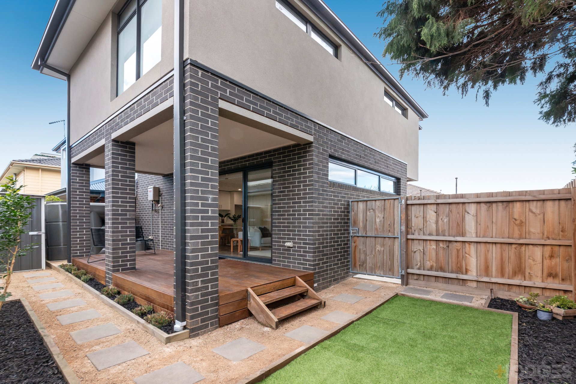 2 / 9 Hamilton Street Bentleigh