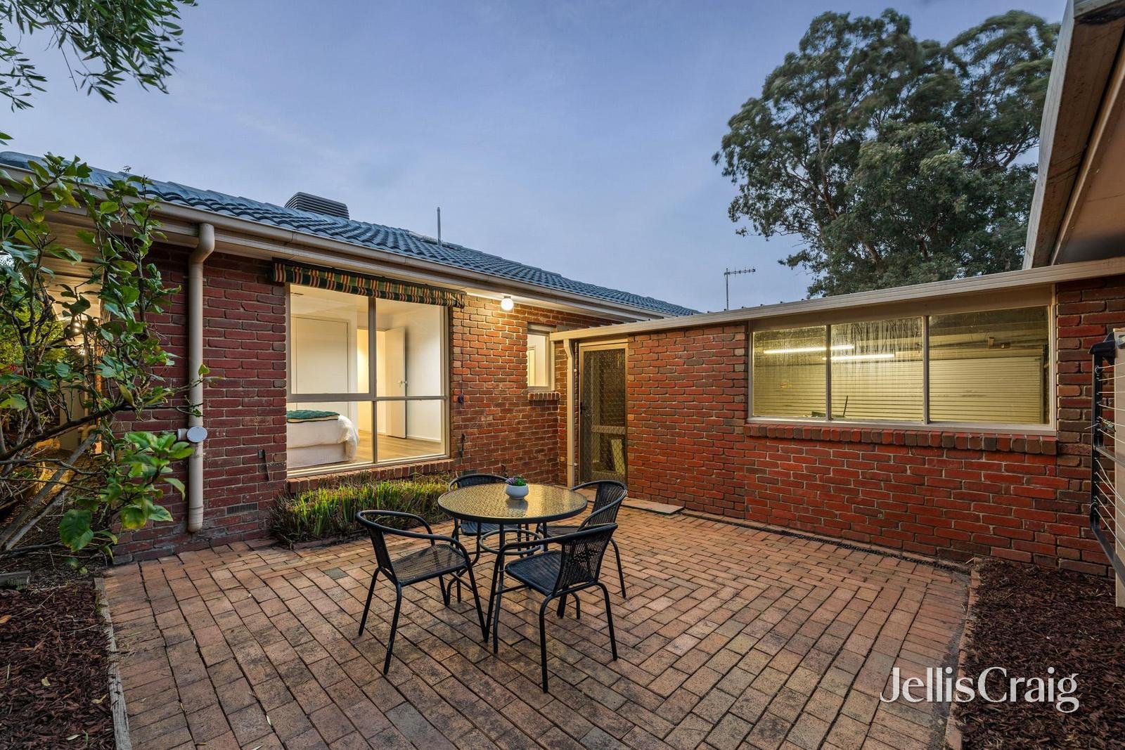 2/9 Hammence Street, Glen Waverley image 12