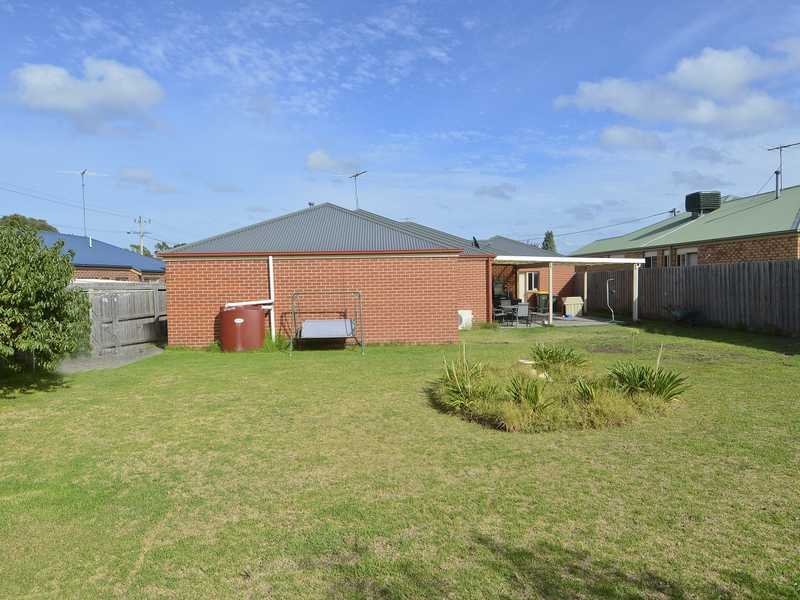 29 Helmer Crescent, East Geelong image 7