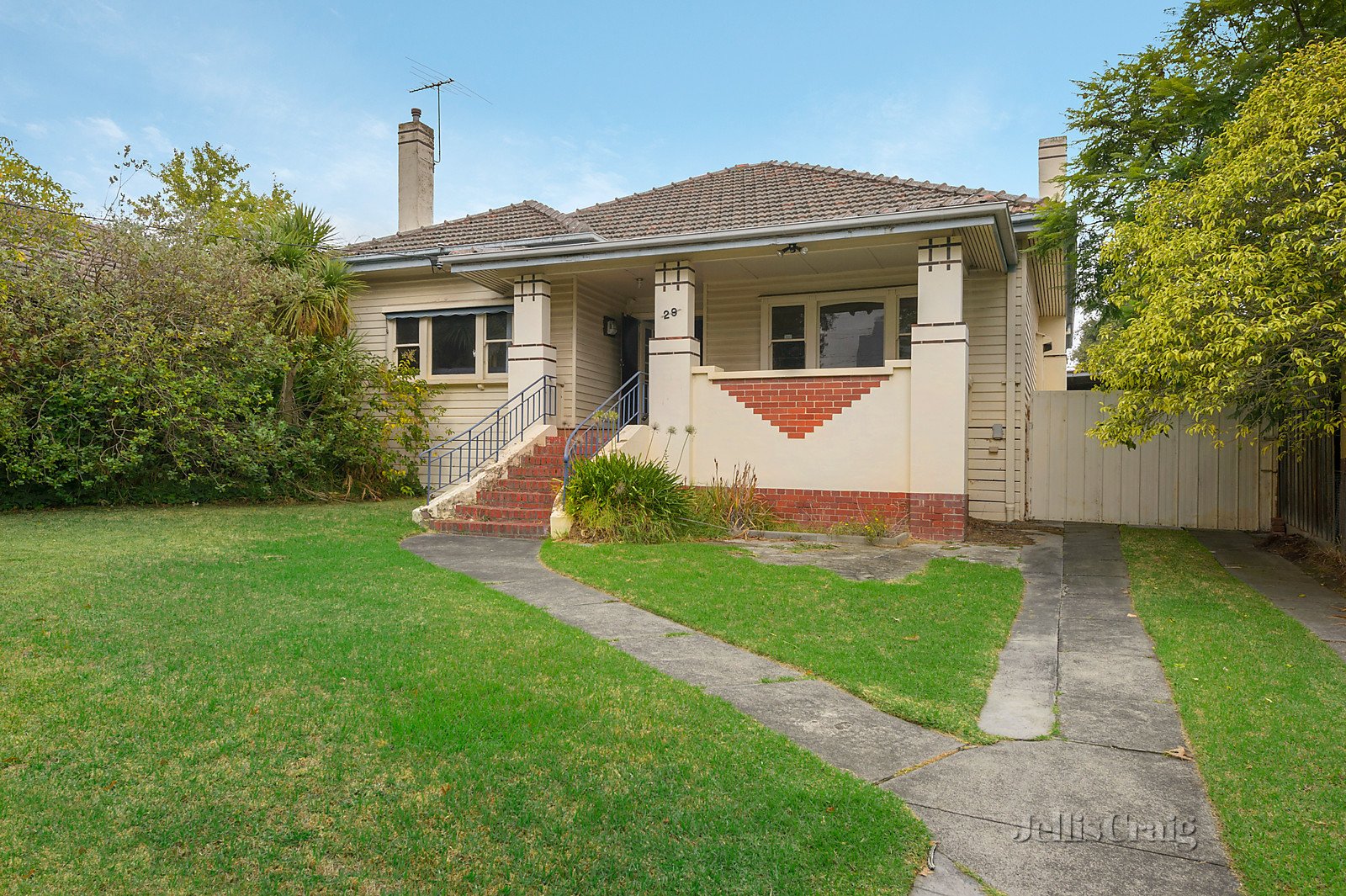 29 Hopetoun Parade, Box Hill image 3