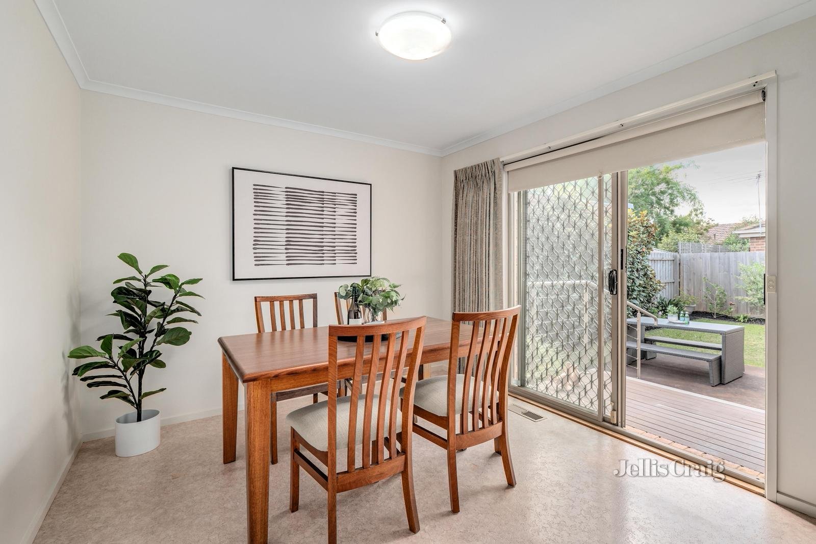 29 Jacqueline Road, Mount Waverley image 4