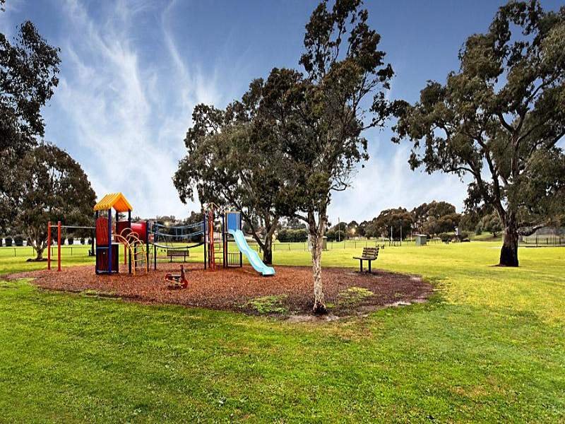2/9 Kampman Street, Bulleen image 10
