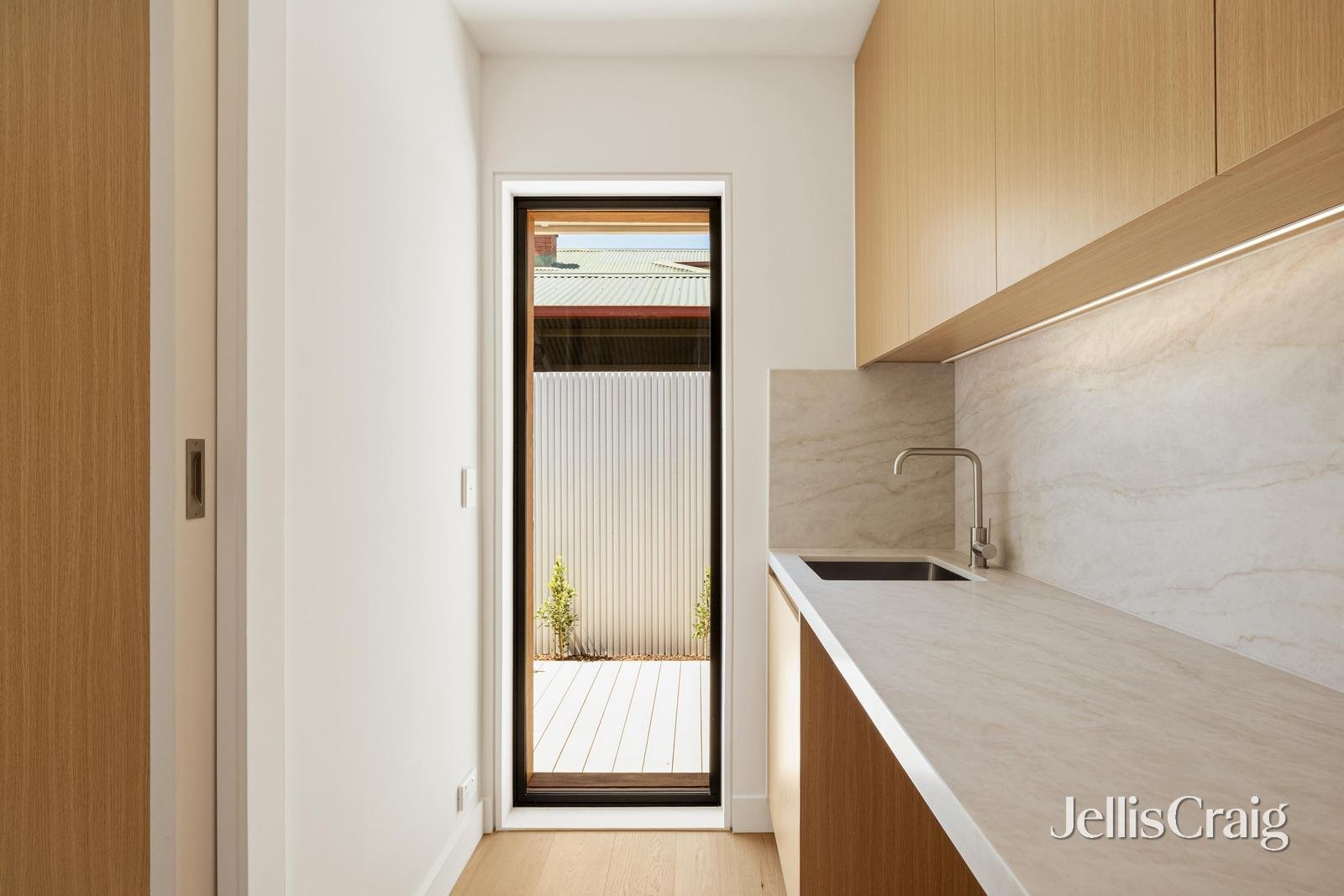 2/9 Kane Street, Preston image 9