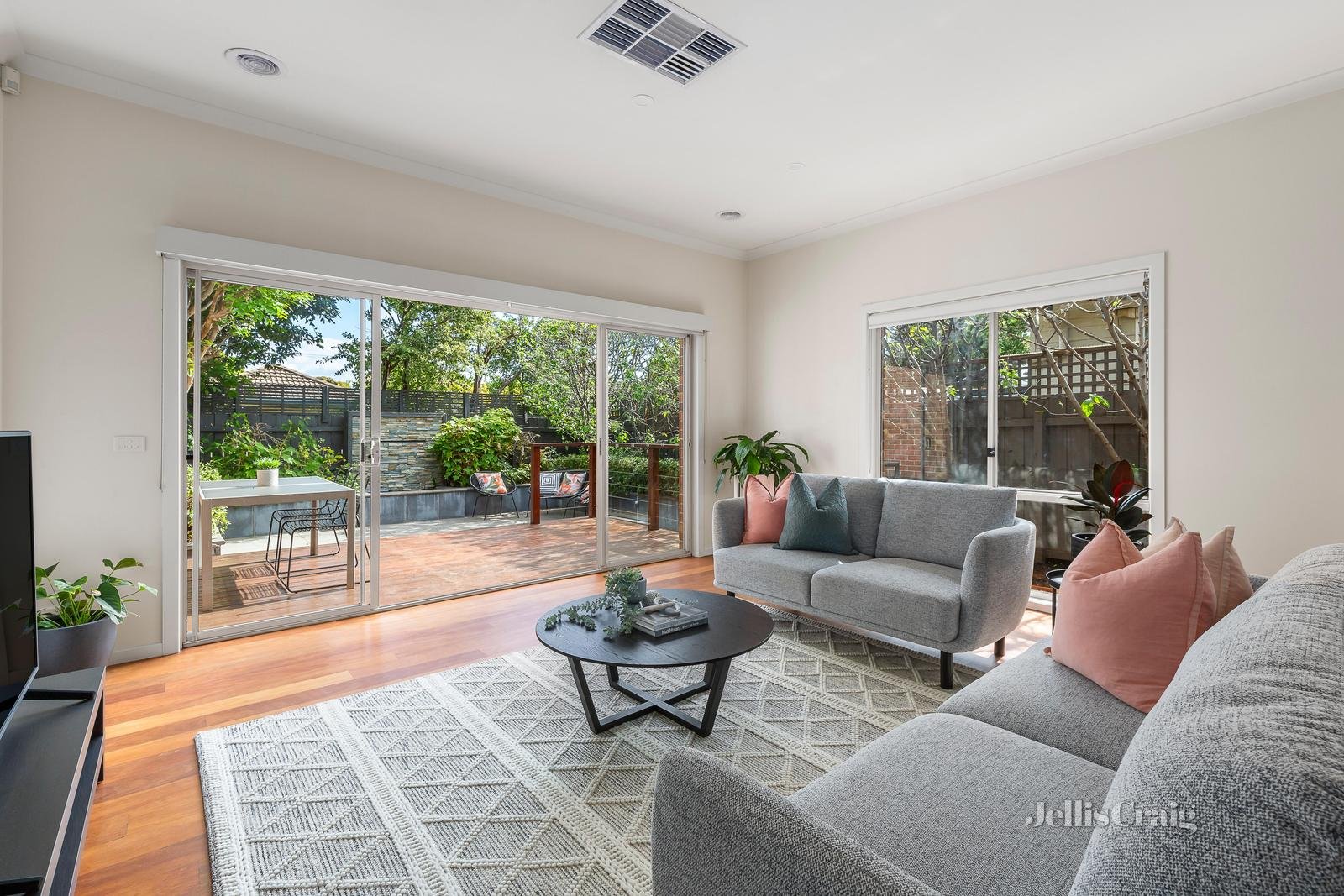 2/9 Keiller Avenue, Parkdale image 3