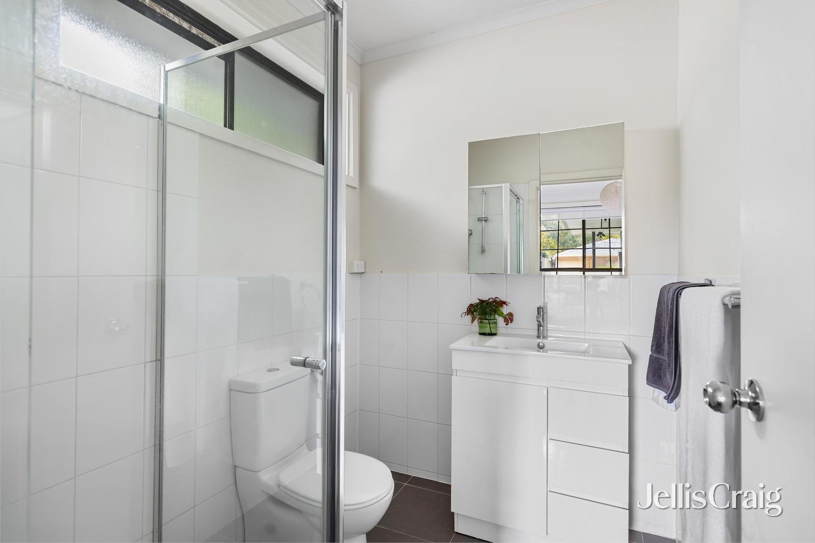 29 Kingston Street, Glen Iris image 6