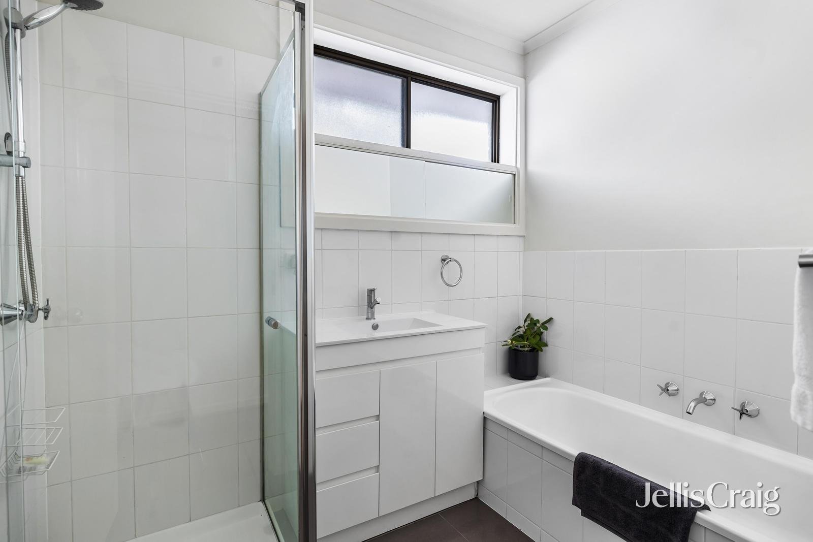 29 Kingston Street, Glen Iris image 9