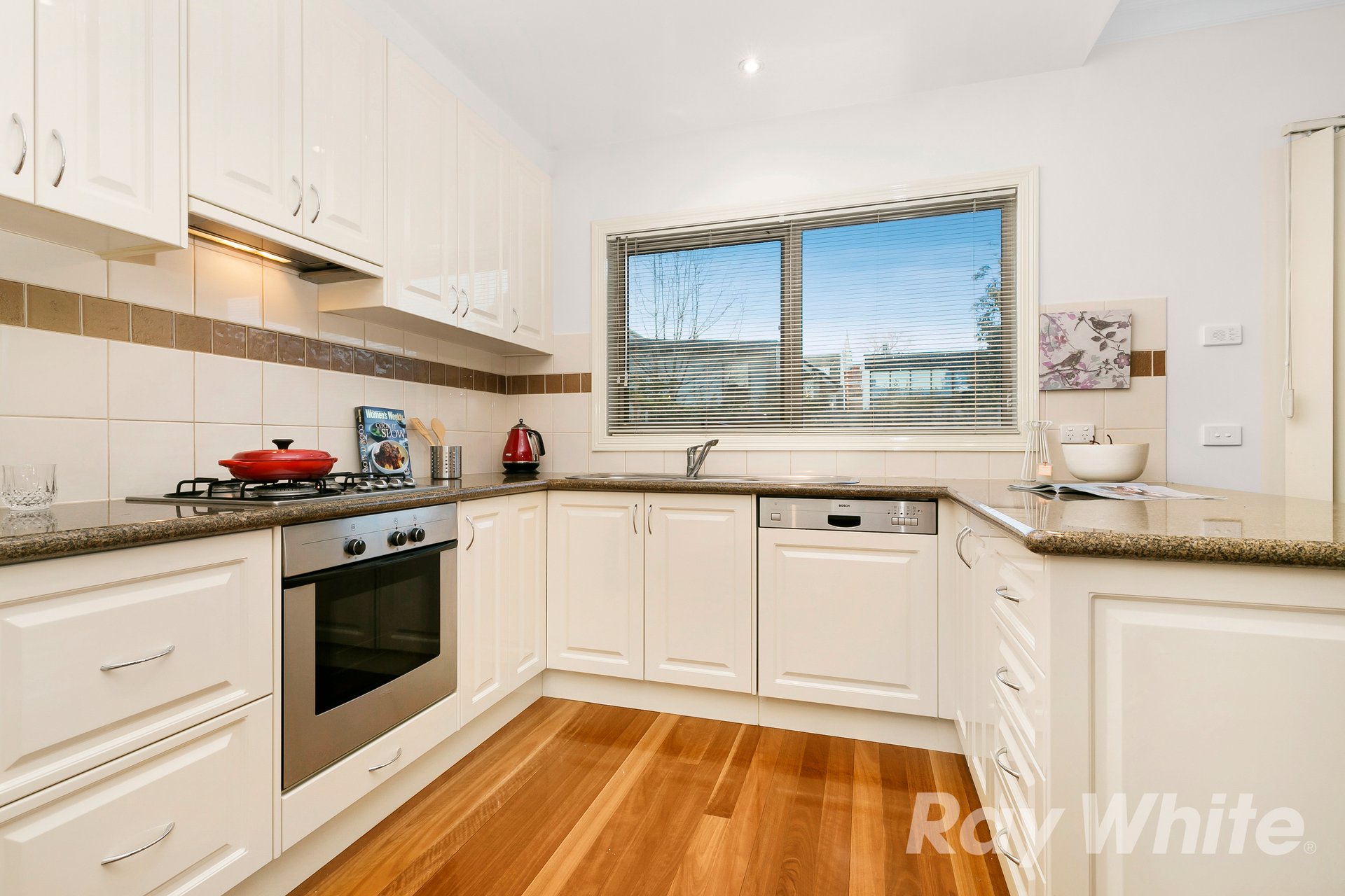 29 Kingswood Rise, Box Hill South image 4