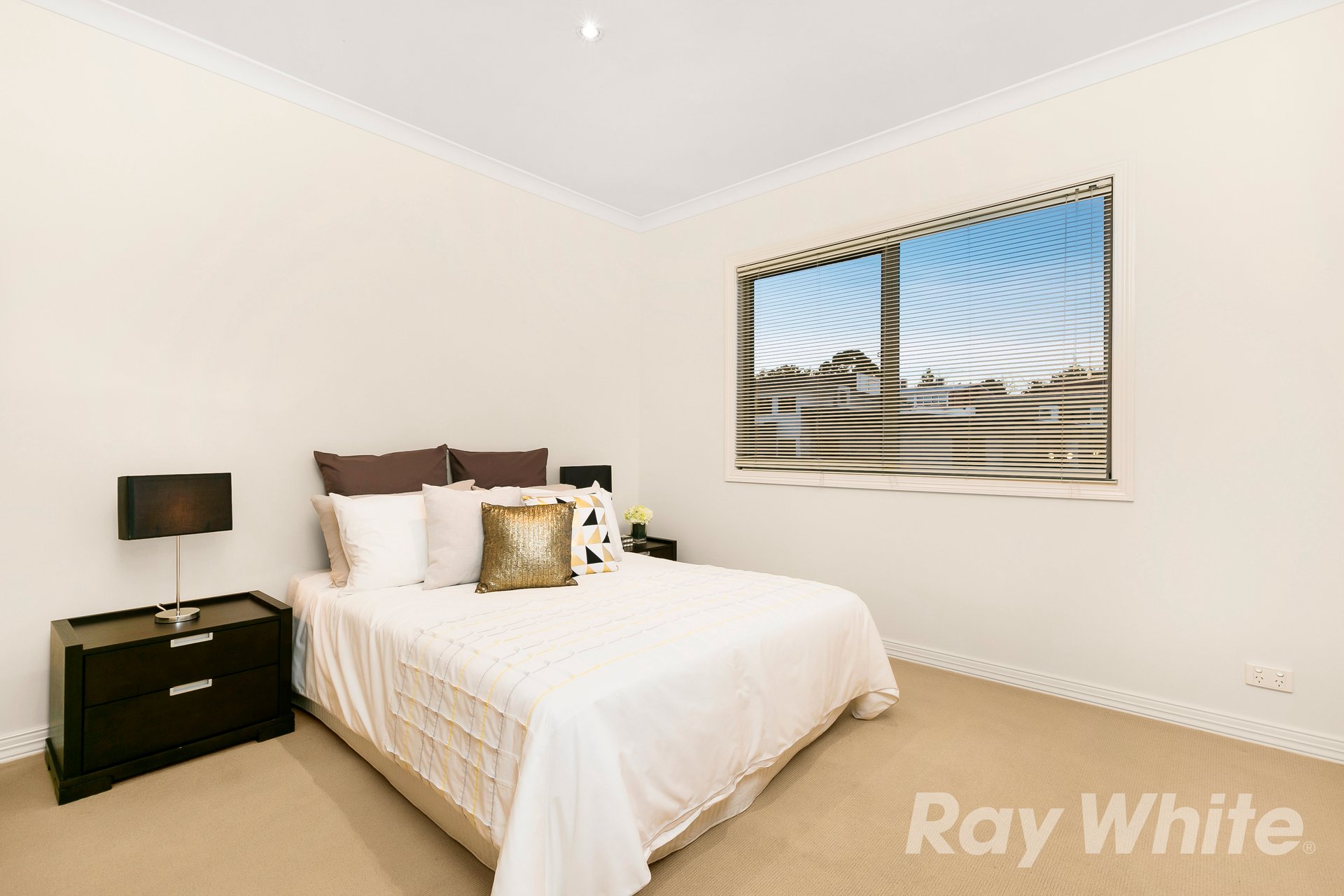 29 Kingswood Rise, Box Hill South image 8