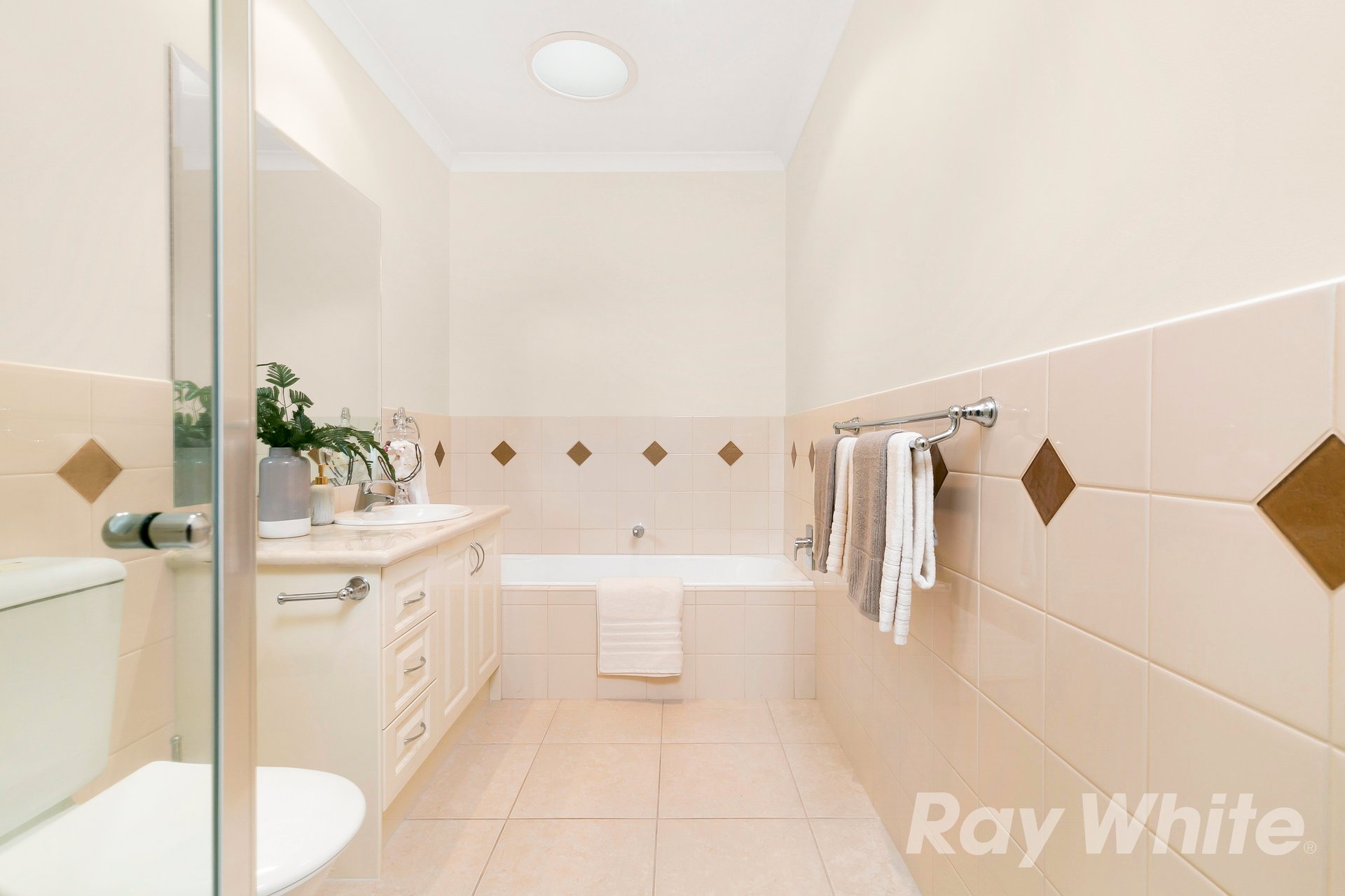 29 Kingswood Rise, Box Hill South image 9