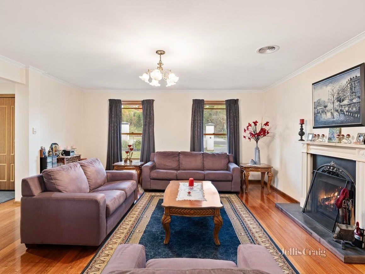 29 Latrobe Street, Bulleen image 2