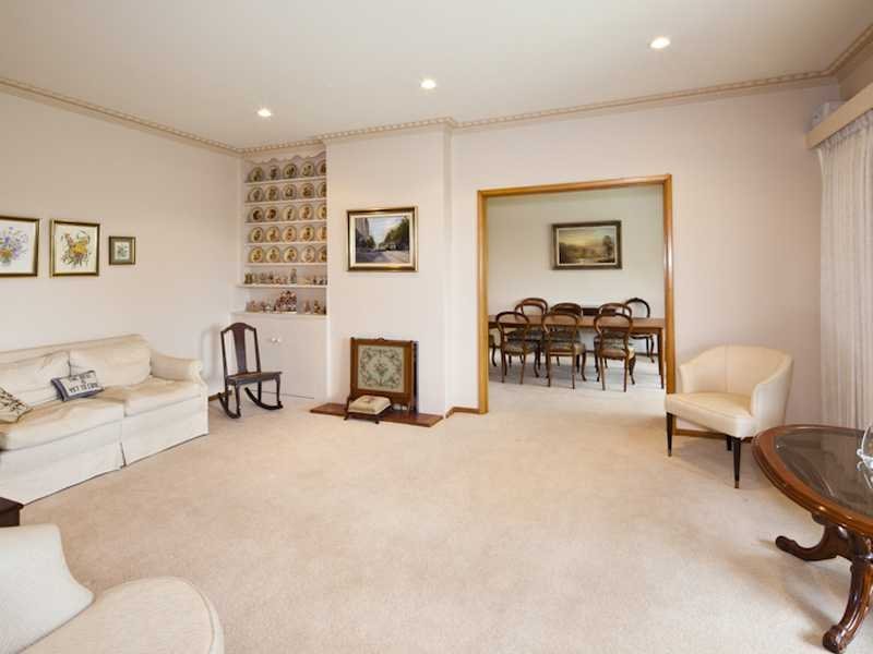 29 Layton Crescent, Newtown image 3
