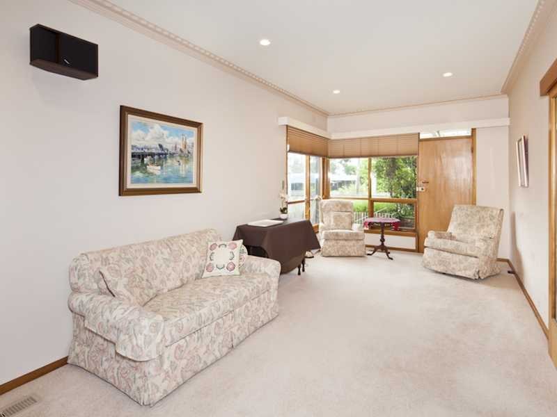 29 Layton Crescent, Newtown image 5
