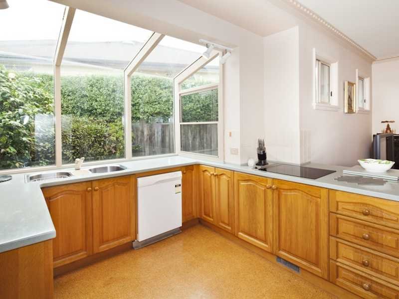 29 Layton Crescent, Newtown image 7