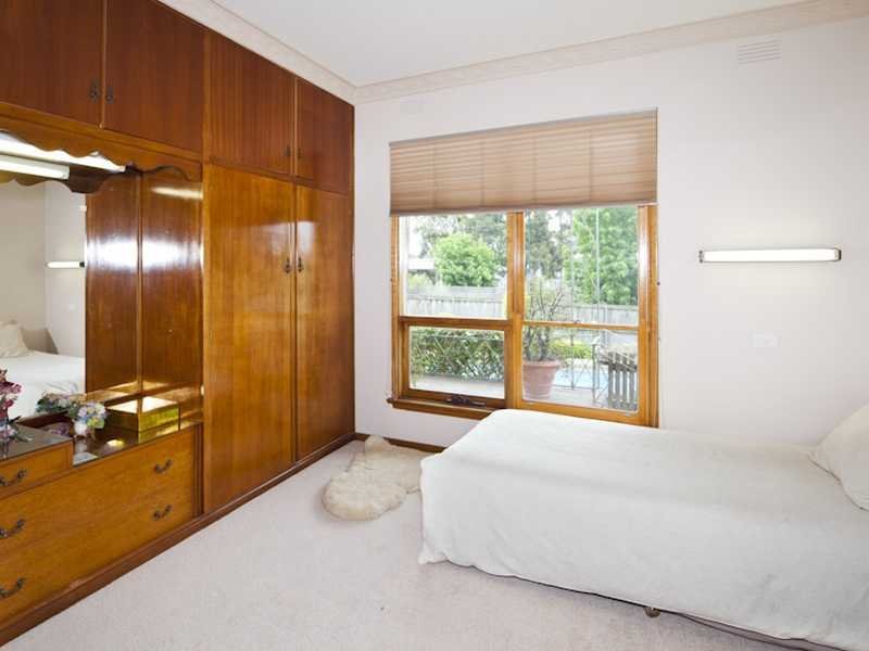 29 Layton Crescent, Newtown image 11
