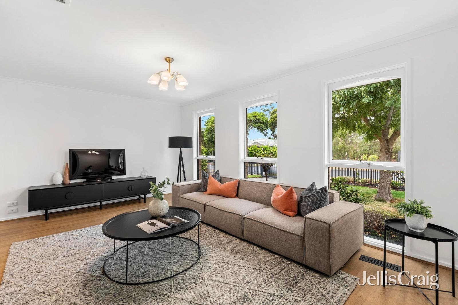 29 Lomond Drive, Glen&nbsp;Waverley image 3