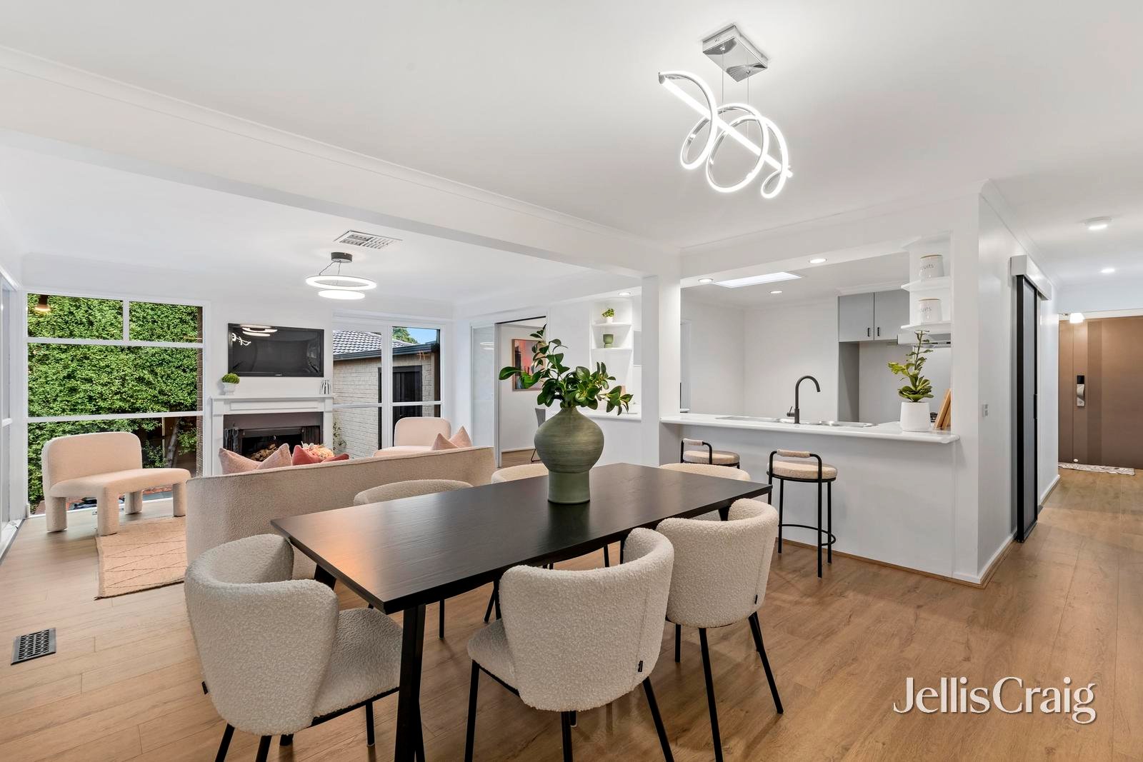 29 Lomond Drive, Glen&nbsp;Waverley image 7