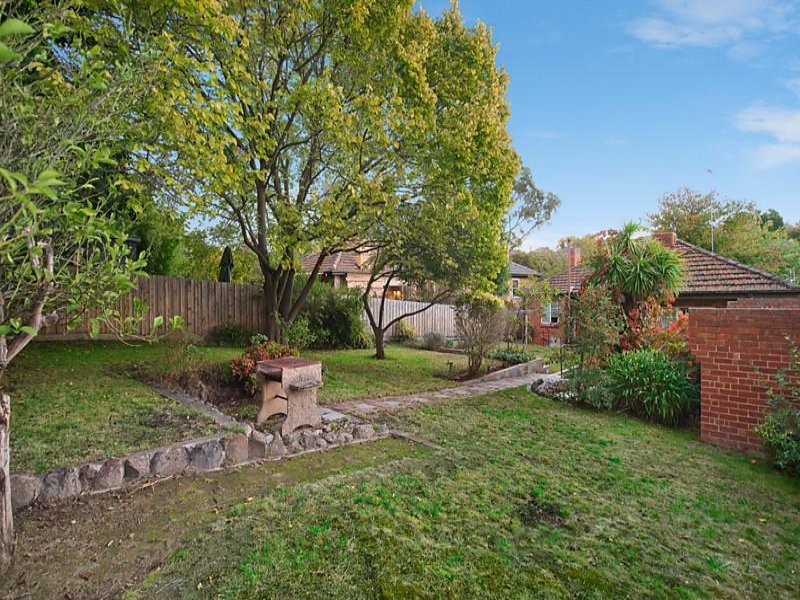 29 Macedon Avenue, Balwyn North image 2