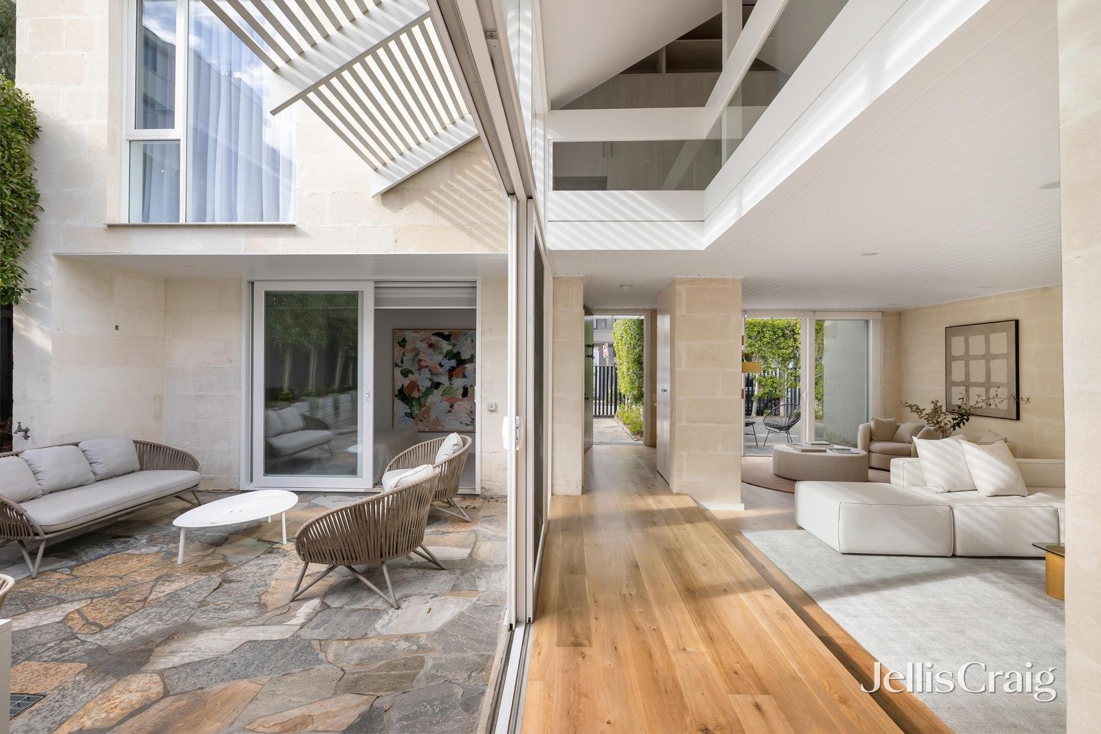 29 Macfarlan Street, South Yarra image 2