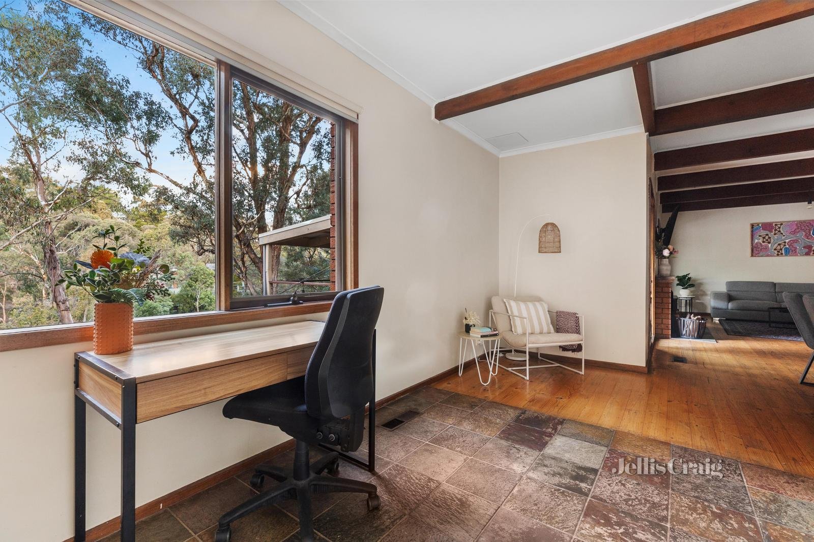 29 Manatunga Circuit, Greensborough image 7