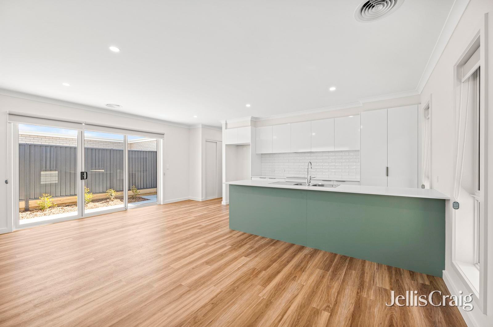 29 Miners Crescent, Ballarat East image 2