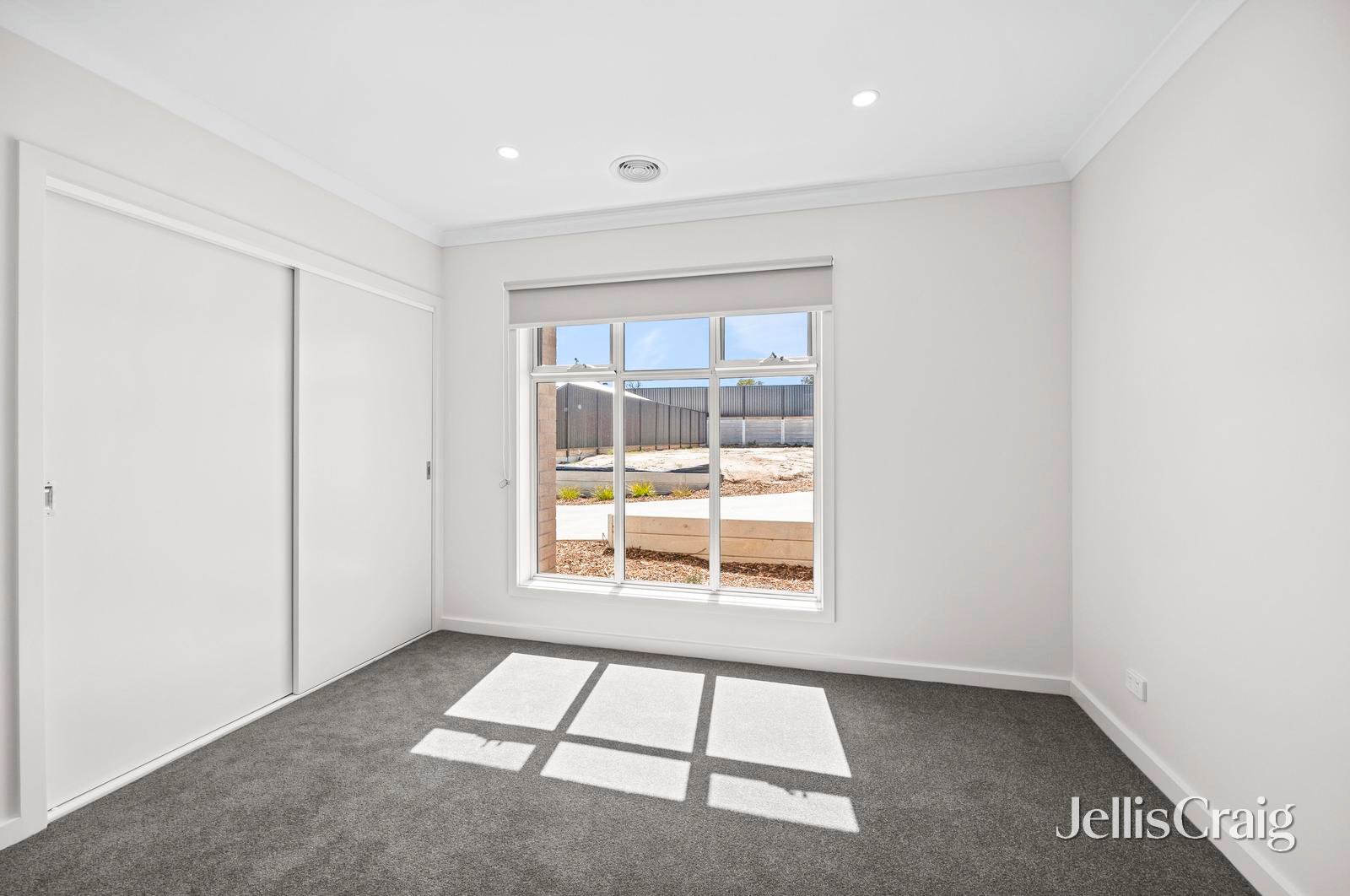 29 Miners Crescent, Ballarat East image 4
