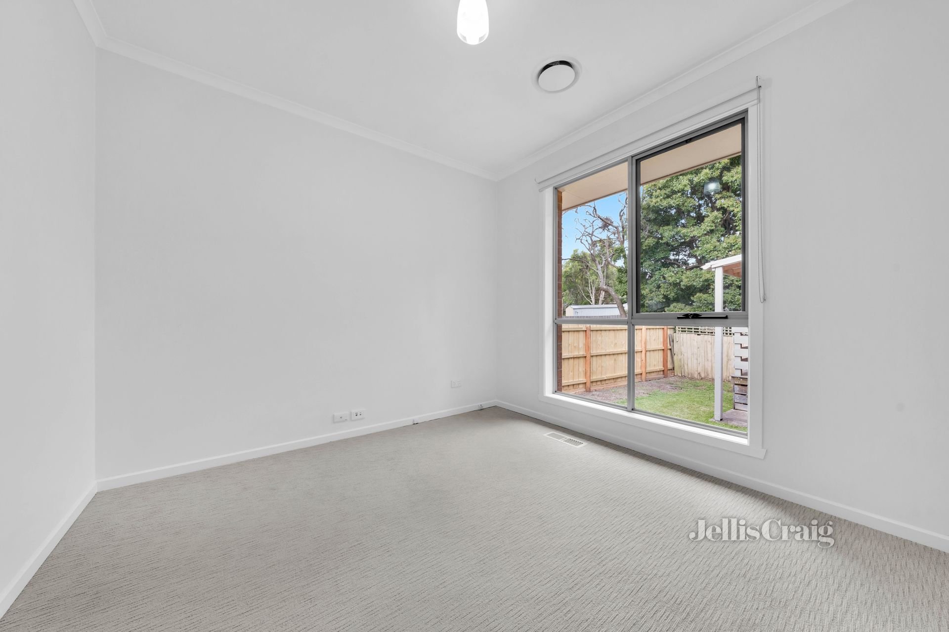 2/9 Montclair Avenue, Glen Waverley image 4